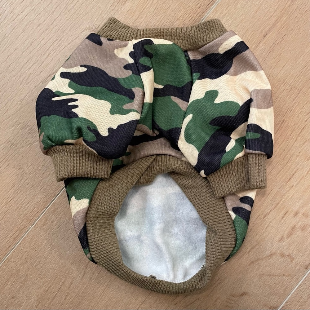 💗 NWOT Dog Camouflage Sweatshirt